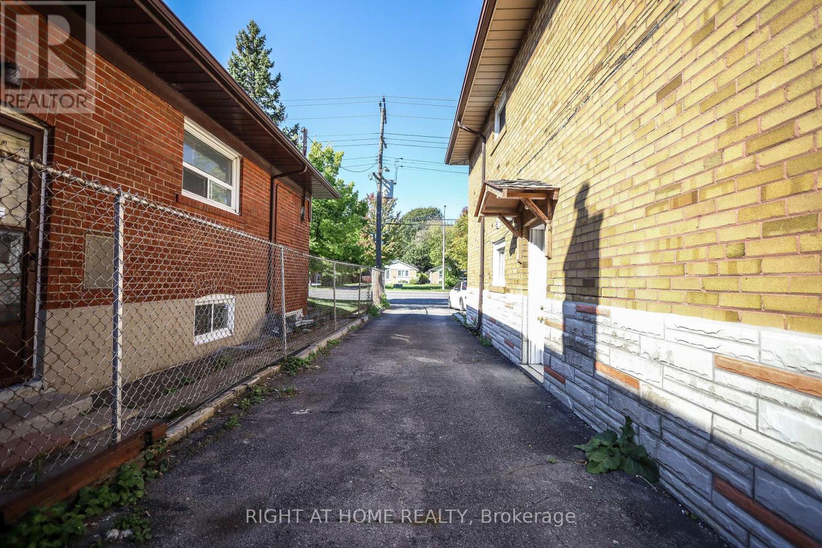 3261 Lawrence Avenue E, Toronto, Ontario  M1H 1A5 - Photo 32 - E12439910