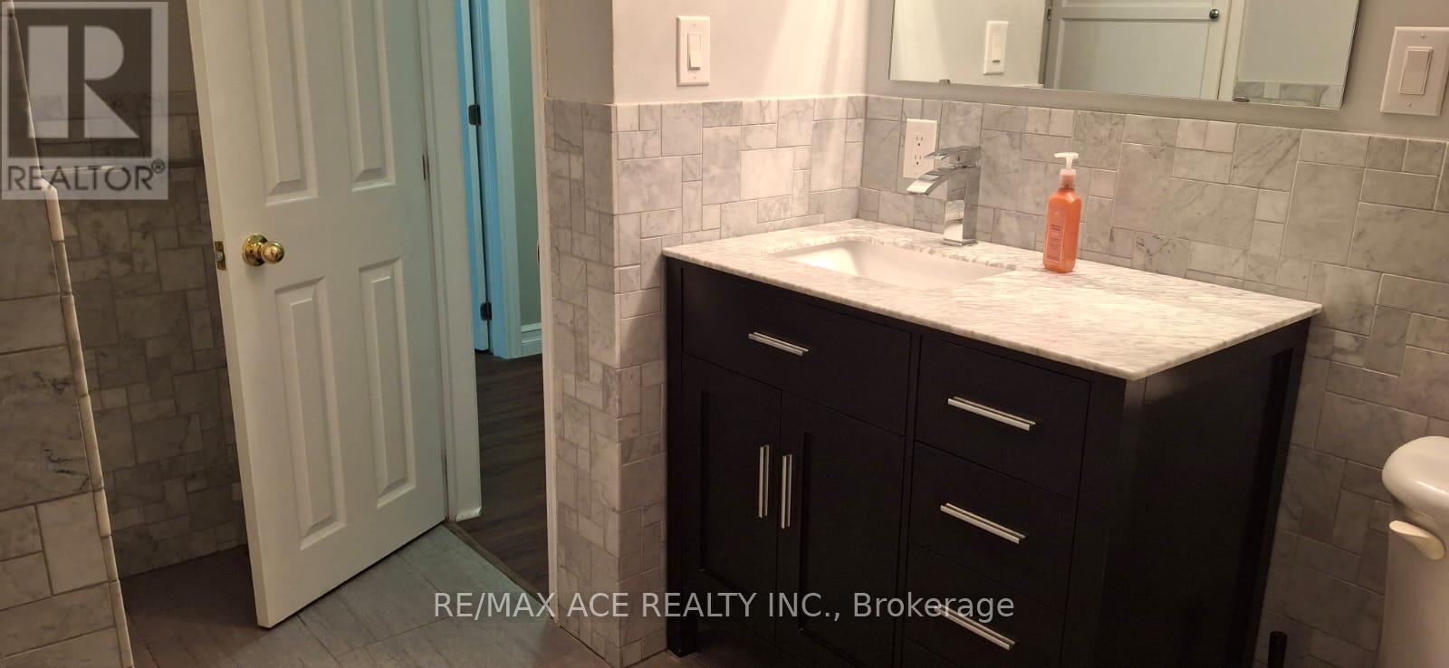 17 Janellan Terrace, Toronto, Ontario  M1E 3M8 - Photo 16 - E12439991