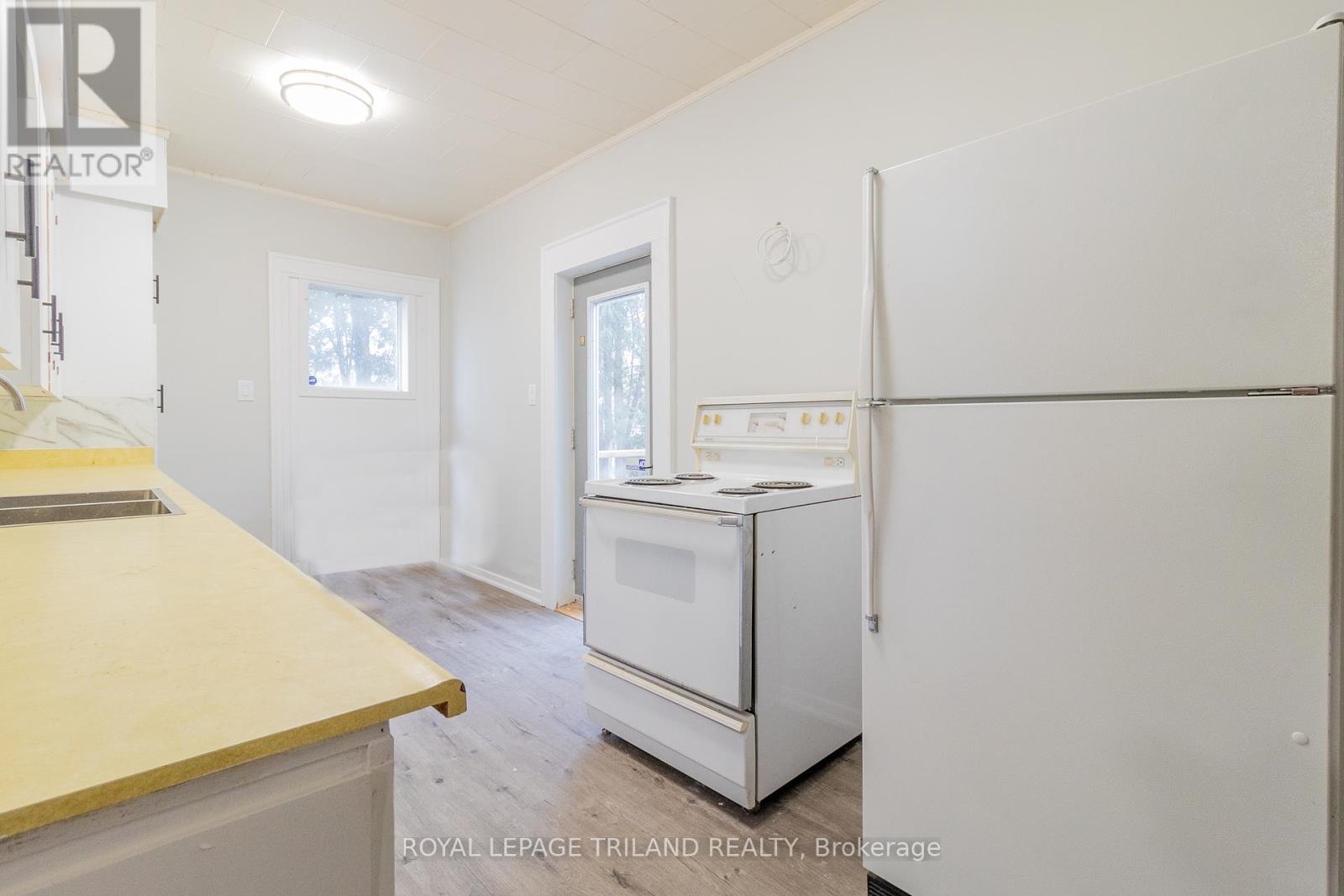 11 Goshen Street N, Bluewater, Ontario  N0M 2T0 - Photo 14 - X12440009