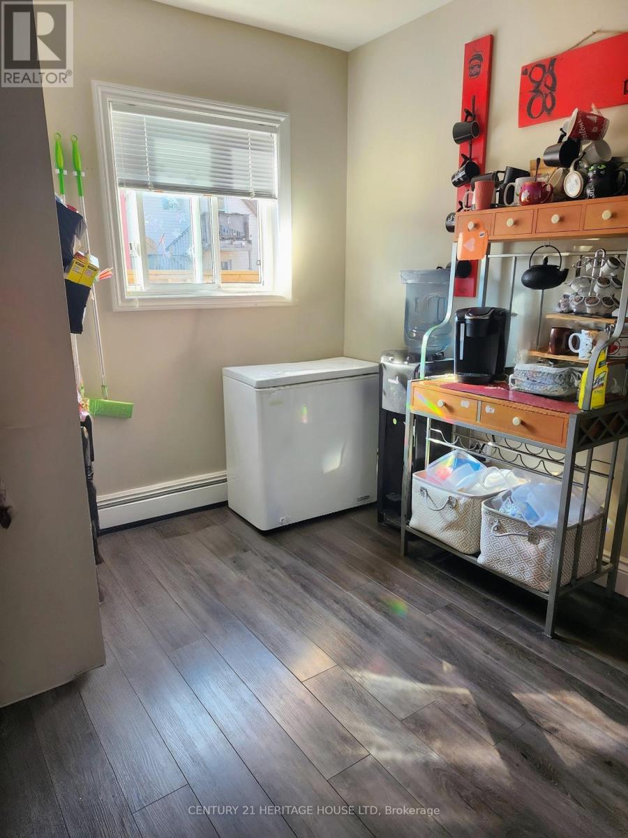 11 Barnes Street, St. Thomas, Ontario  N5R 2V3 - Photo 16 - X12440050