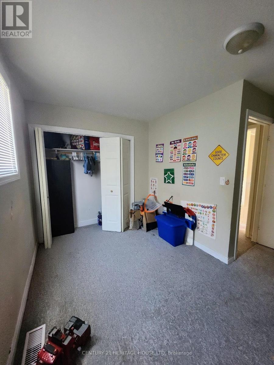 11 Barnes Street, St. Thomas, Ontario  N5R 2V3 - Photo 17 - X12440050