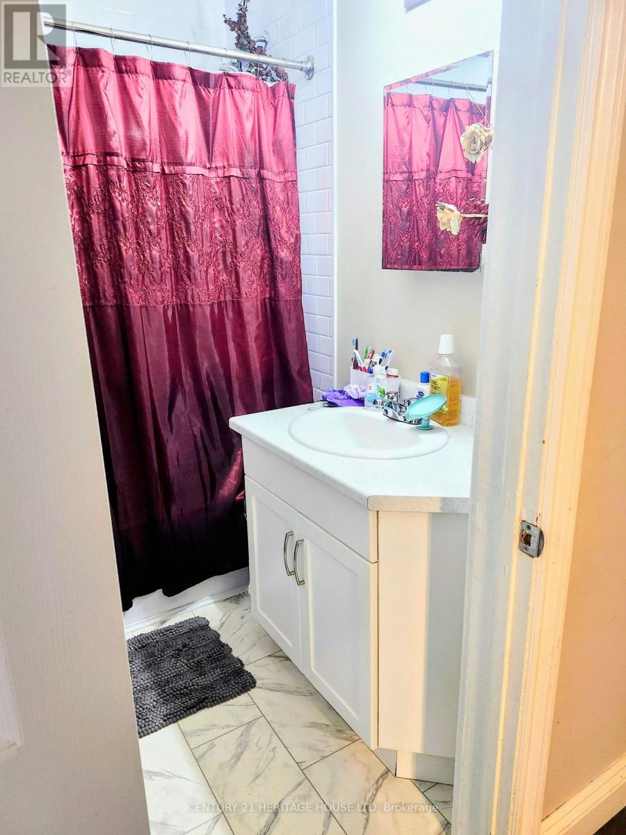 11 Barnes Street, St. Thomas, Ontario  N5R 2V3 - Photo 21 - X12440050