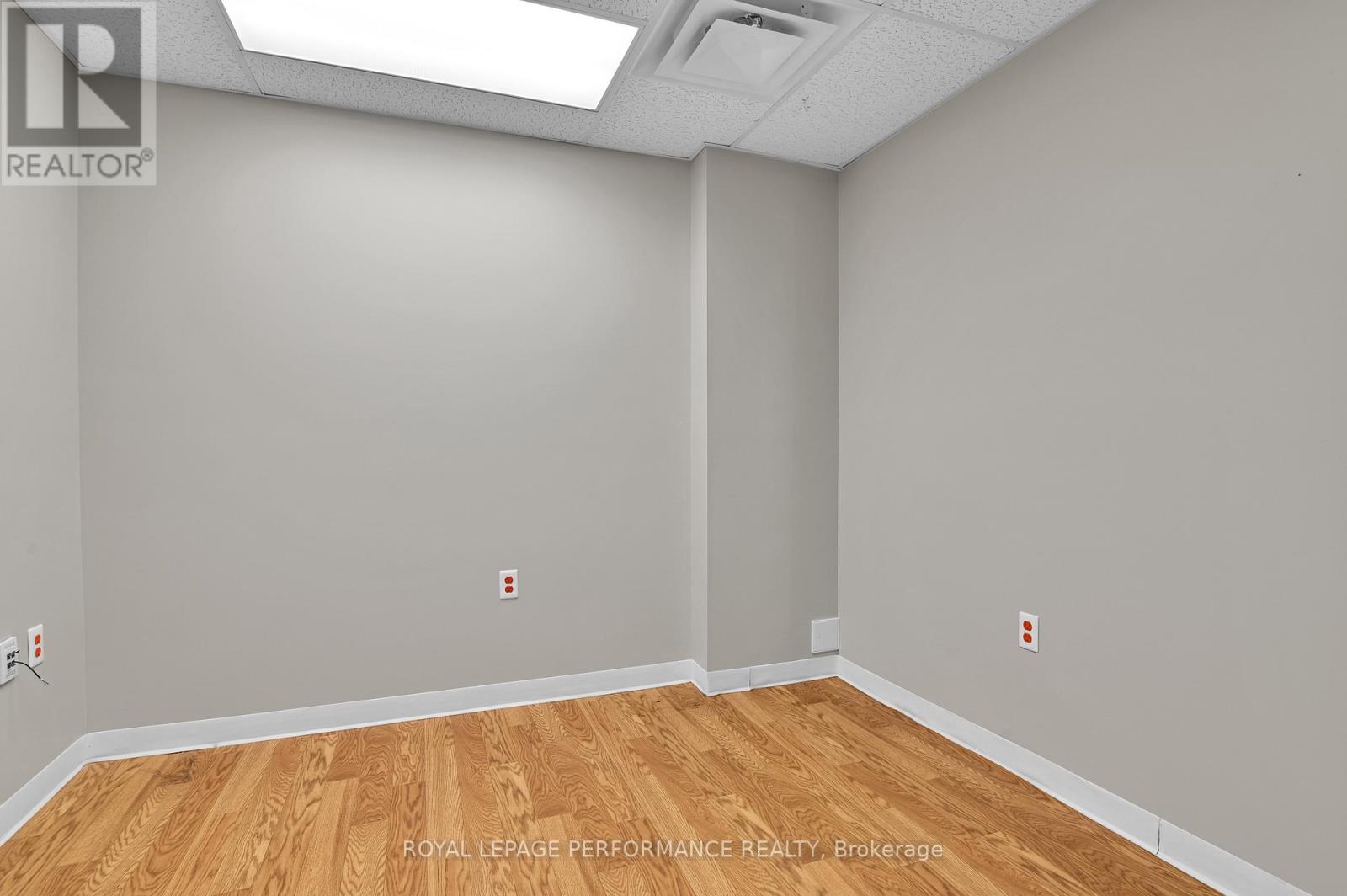 117 First Street E, Cornwall, Ontario  K6H 1K8 - Photo 12 - X12440056