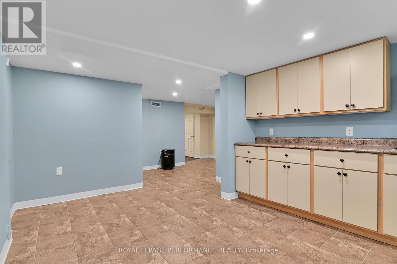 117 First Street E, Cornwall, Ontario  K6H 1K8 - Photo 35 - X12440056