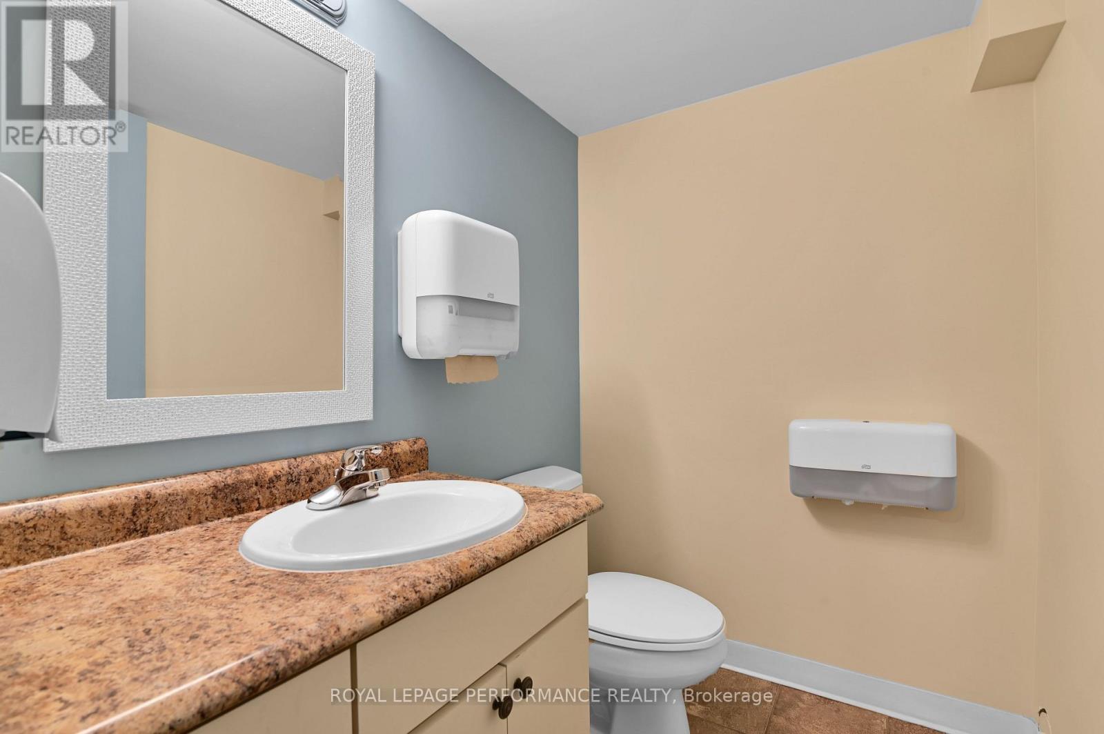 117 First Street E, Cornwall, Ontario  K6H 1K8 - Photo 36 - X12440056