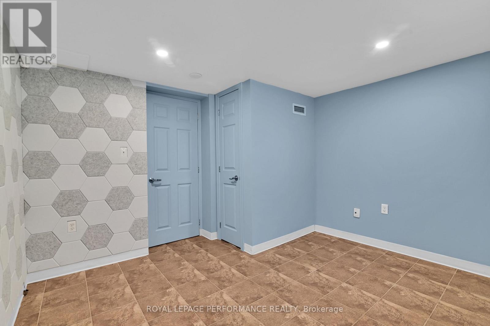 117 First Street E, Cornwall, Ontario  K6H 1K8 - Photo 40 - X12440056