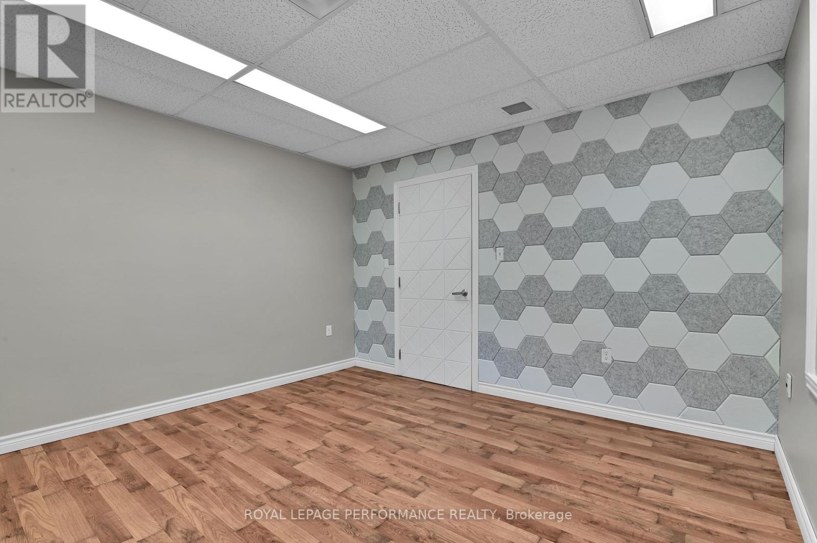 117 First Street E, Cornwall, Ontario  K6H 1K8 - Photo 8 - X12440056