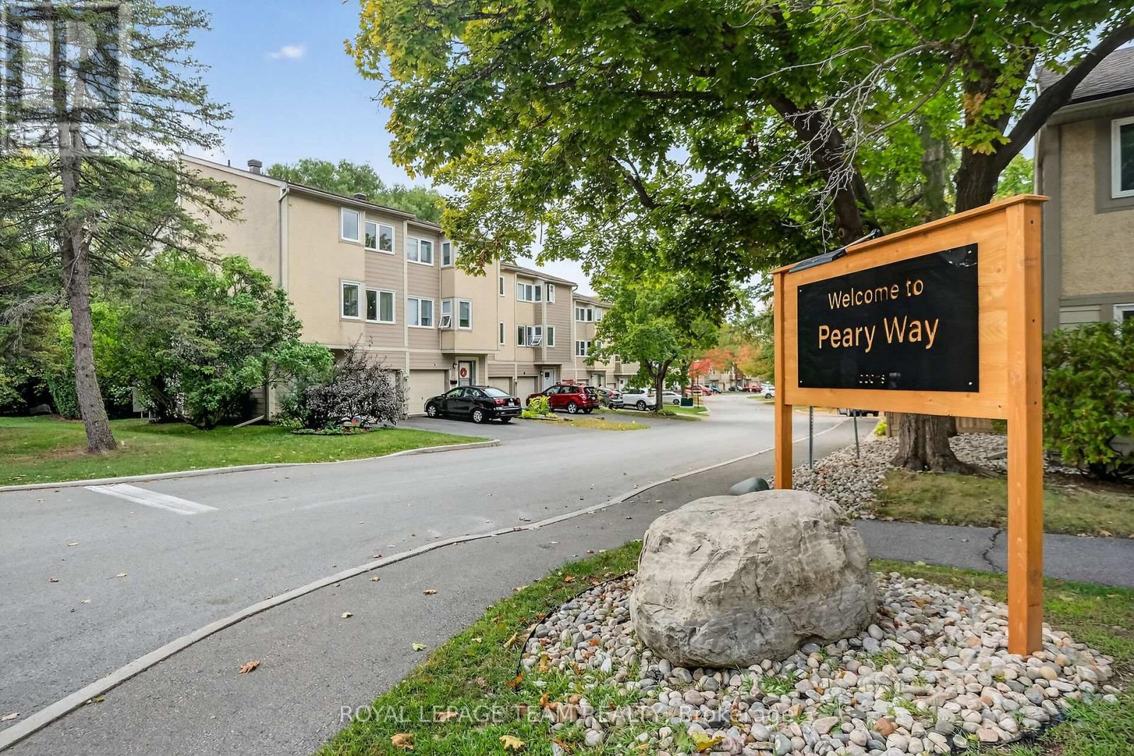 11 PEARY WAY, Ottawa, Ontario