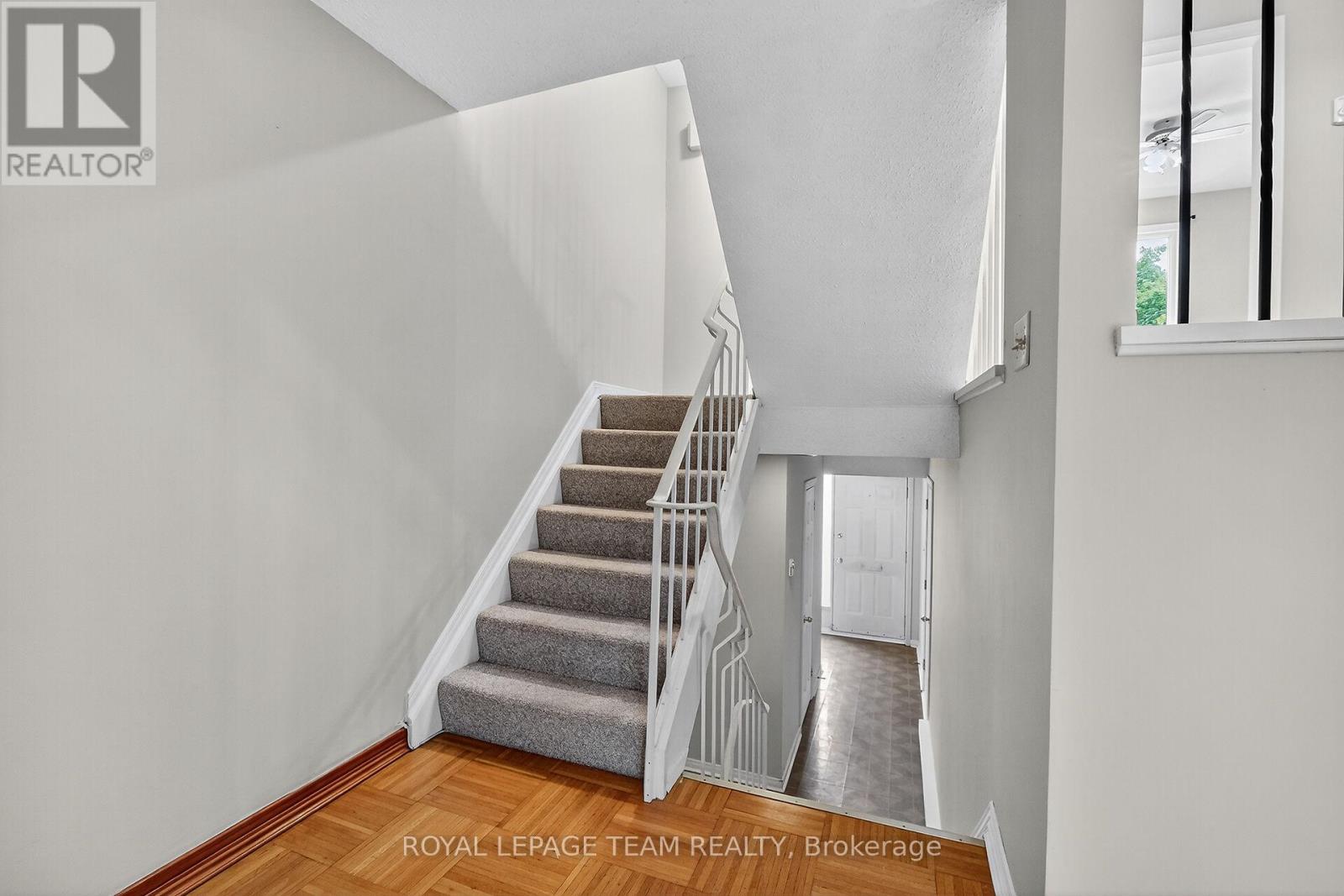 11 Peary Way, Ottawa, Ontario  K2L 1Z9 - Photo 13 - X12440093