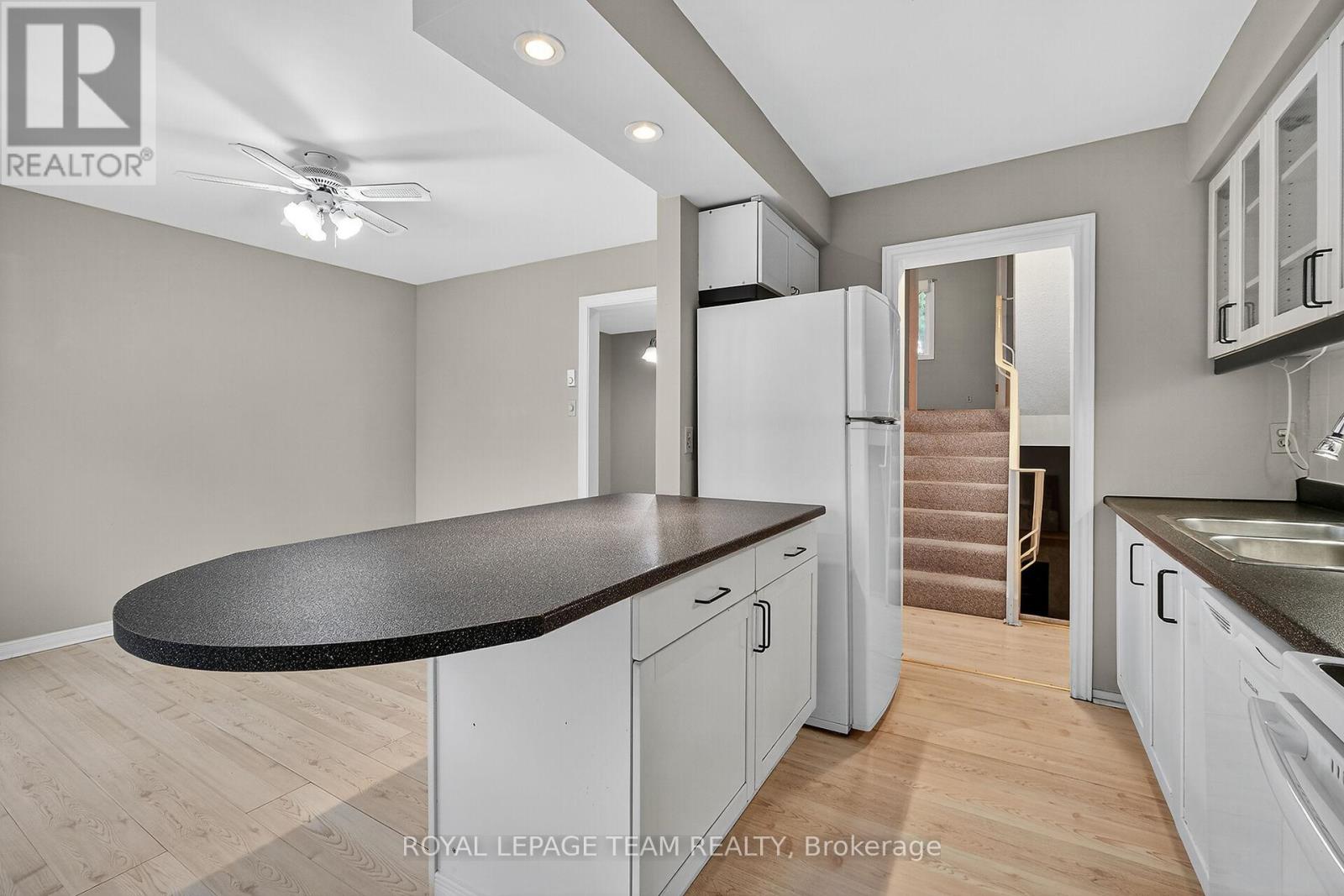 11 Peary Way, Ottawa, Ontario  K2L 1Z9 - Photo 19 - X12440093