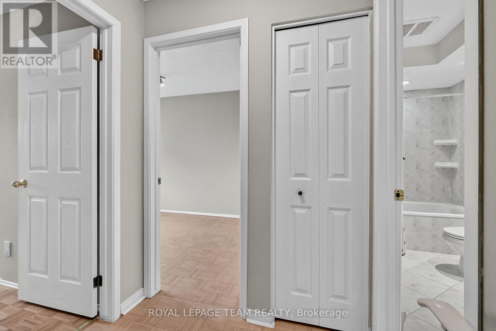11 Peary Way, Ottawa, Ontario  K2L 1Z9 - Photo 26 - X12440093