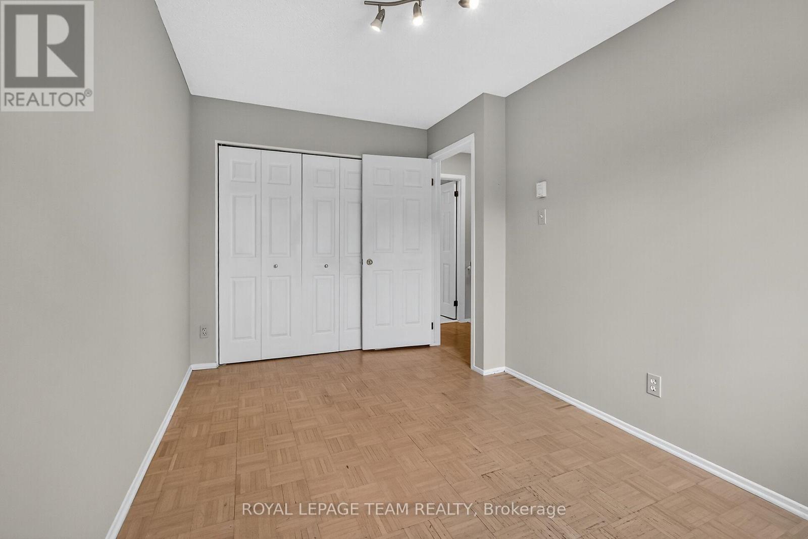 11 Peary Way, Ottawa, Ontario  K2L 1Z9 - Photo 30 - X12440093