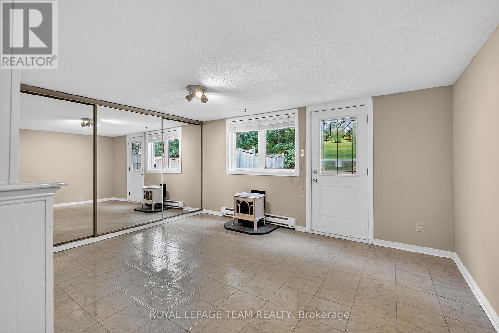 11 Peary Way, Ottawa, Ontario  K2L 1Z9 - Photo 34 - X12440093