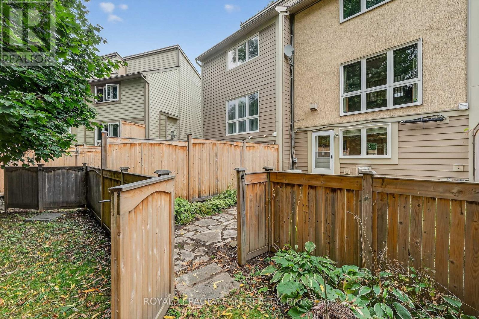 11 Peary Way, Ottawa, Ontario  K2L 1Z9 - Photo 39 - X12440093