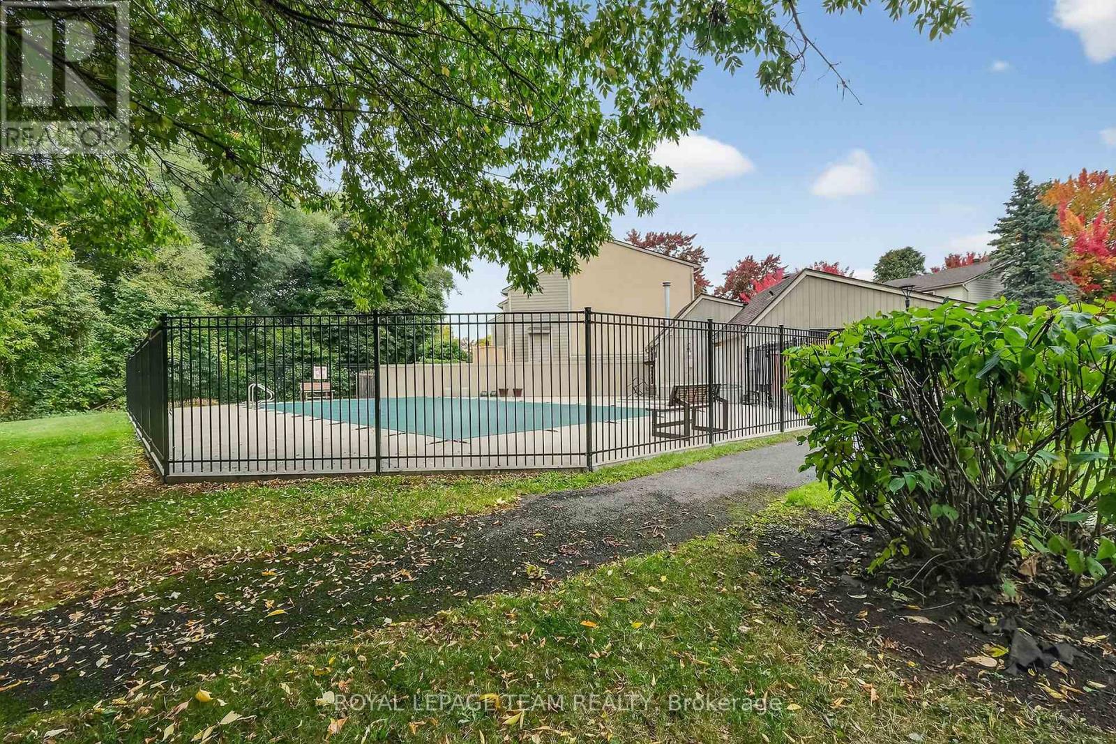 11 Peary Way, Ottawa, Ontario  K2L 1Z9 - Photo 40 - X12440093