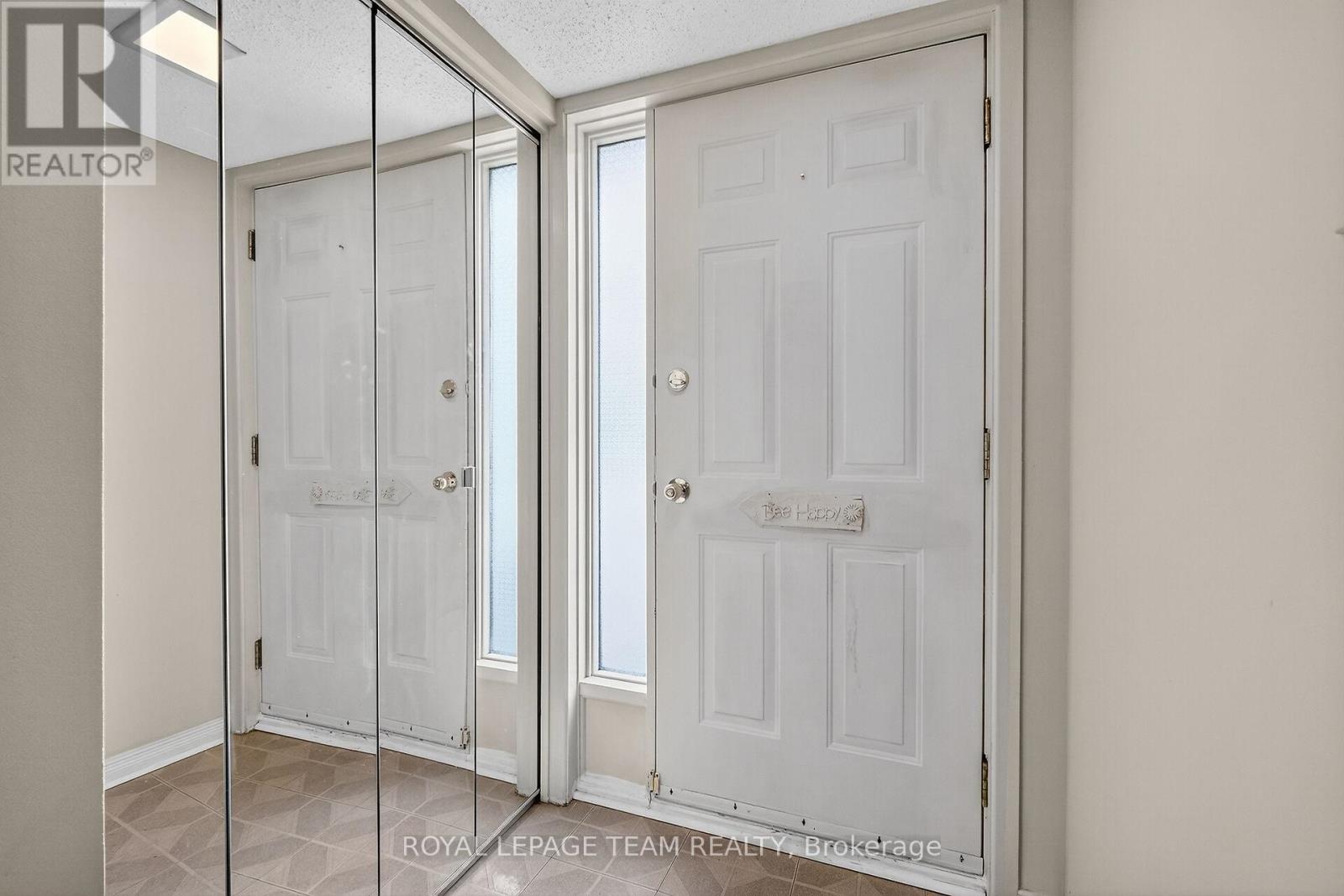 11 Peary Way, Ottawa, Ontario  K2L 1Z9 - Photo 6 - X12440093