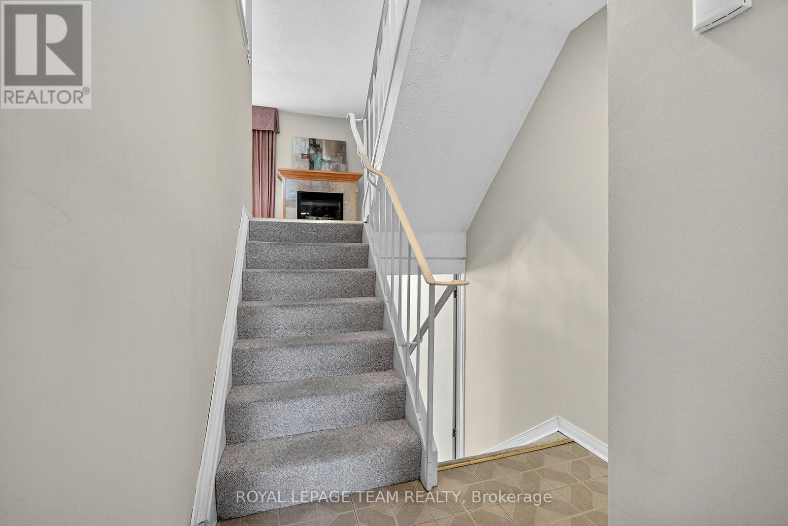11 Peary Way, Ottawa, Ontario  K2L 1Z9 - Photo 8 - X12440093