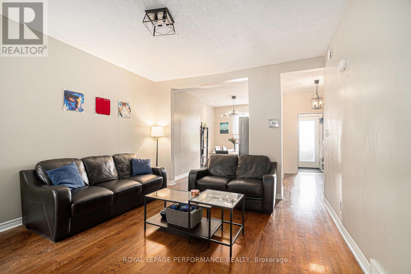 55 Argyle Avenue, Ottawa, Ontario  K2P 1B3 - Photo 3 - X12440107