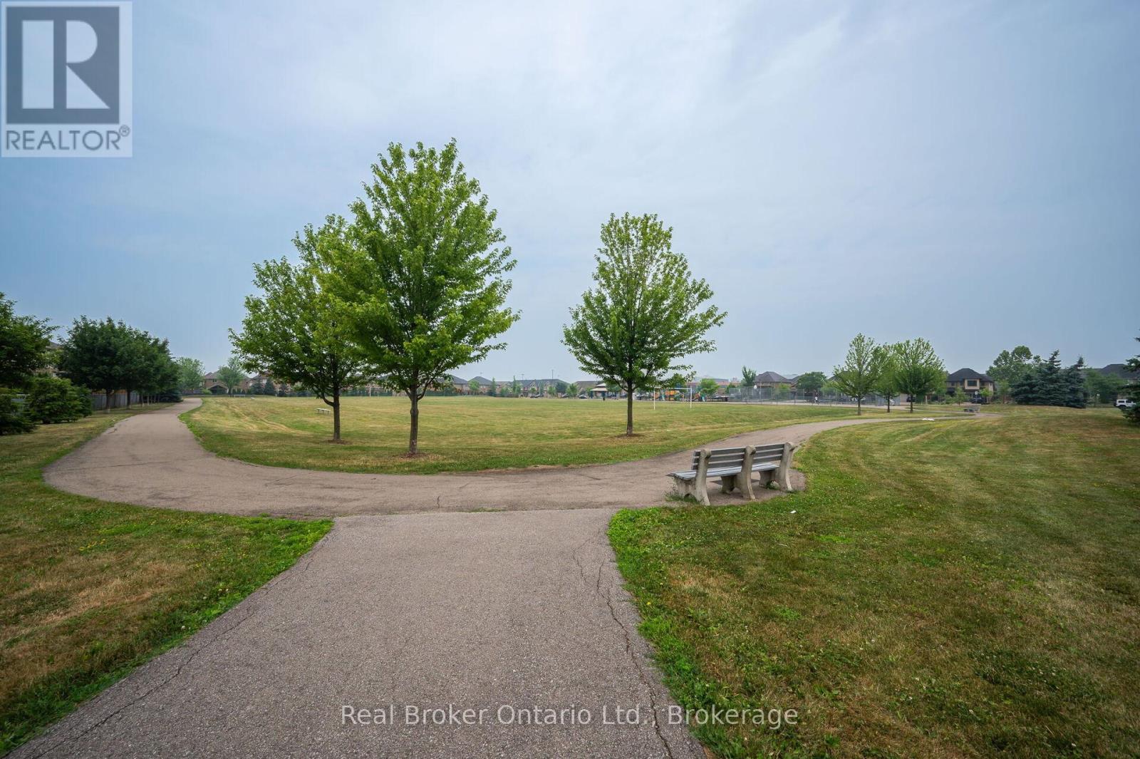 23 Bellflower Boulevard, Hamilton, Ontario  L0R 1P0 - Photo 31 - X12440031