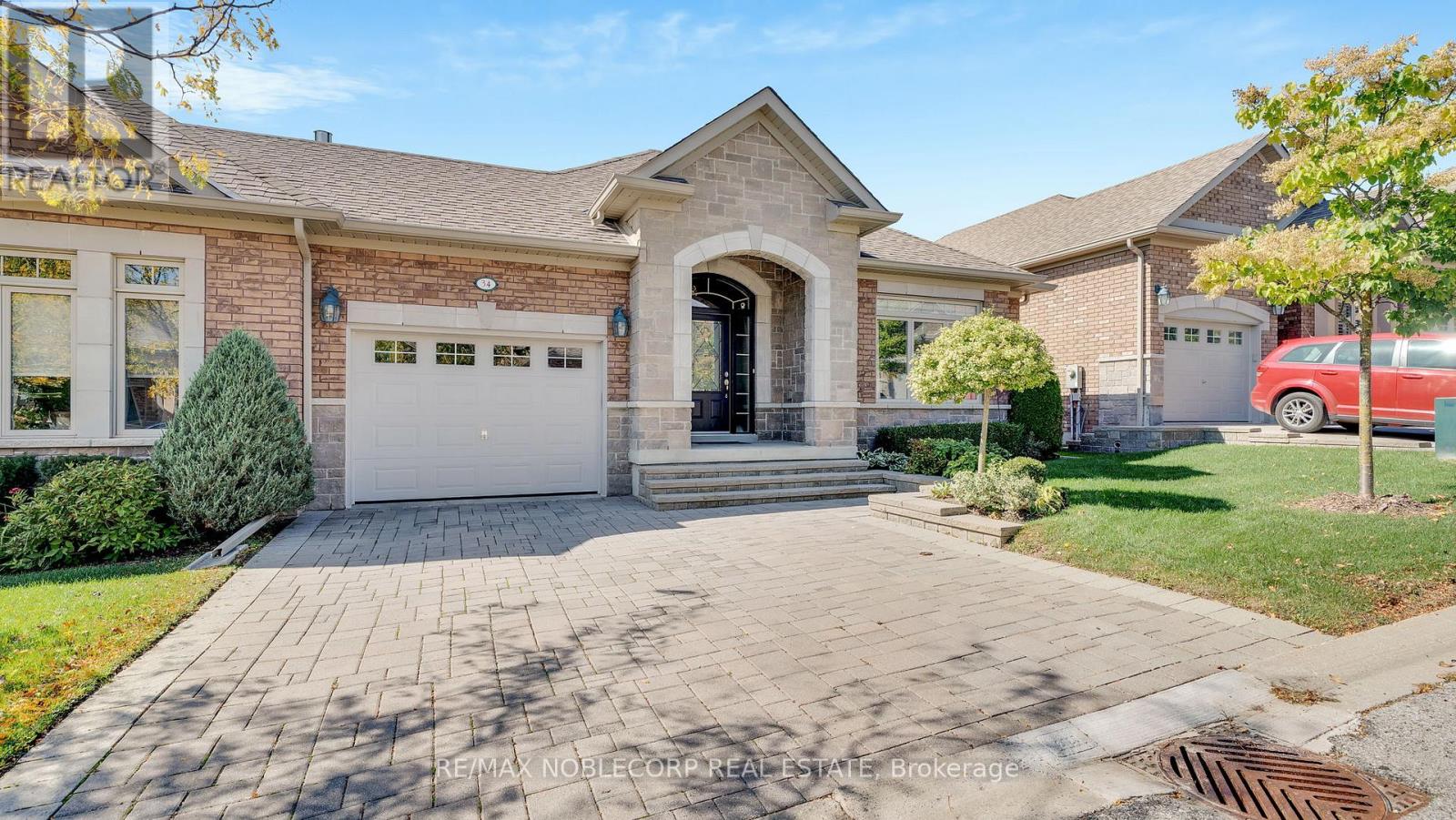 31 - 34 Hillcrest Drive, New Tecumseth, Ontario  L9R 0N4 - Photo 2 - N12439776