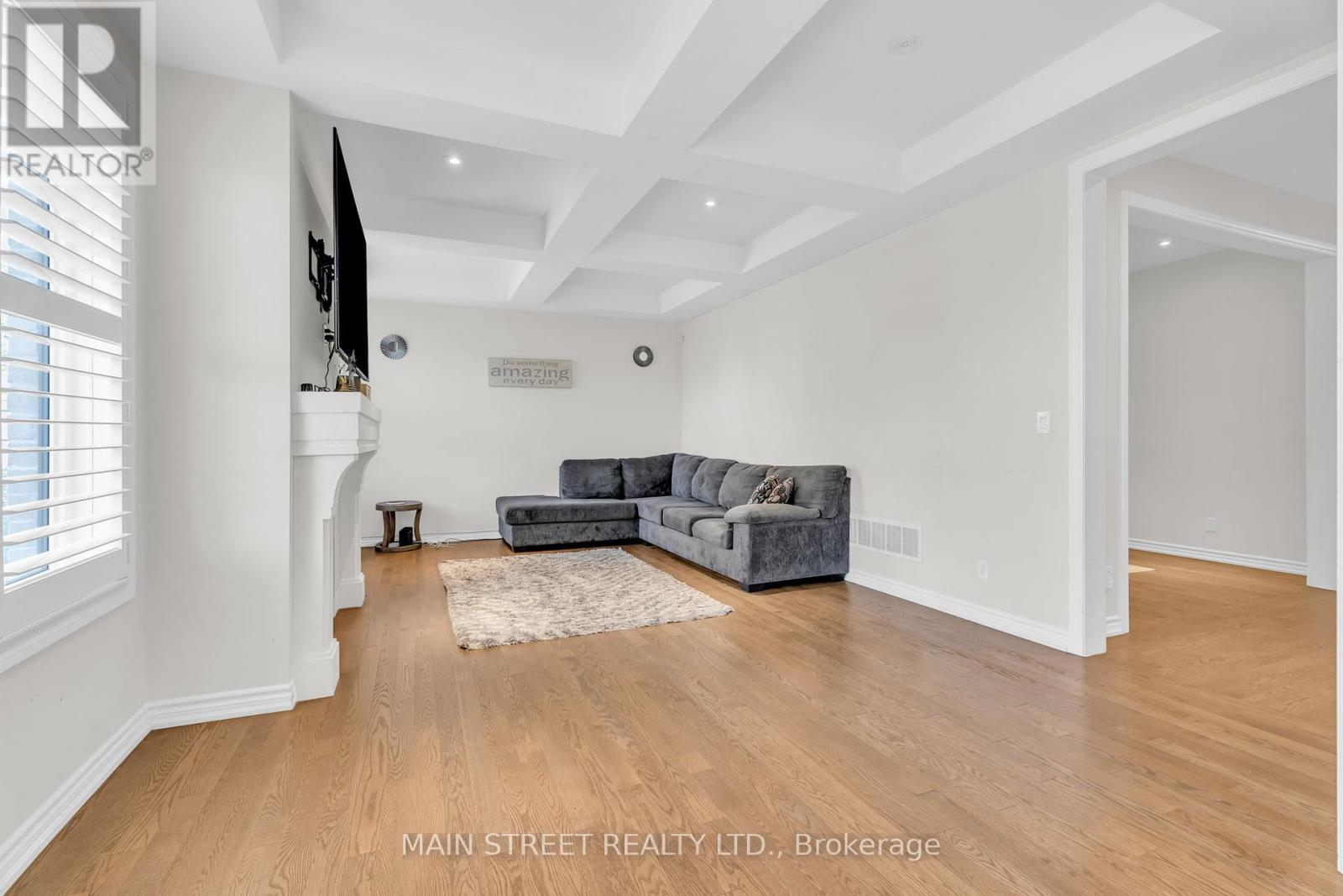 6 Leaden Hall Drive, East Gwillimbury, Ontario  L0G 1R0 - Photo 11 - N12439799