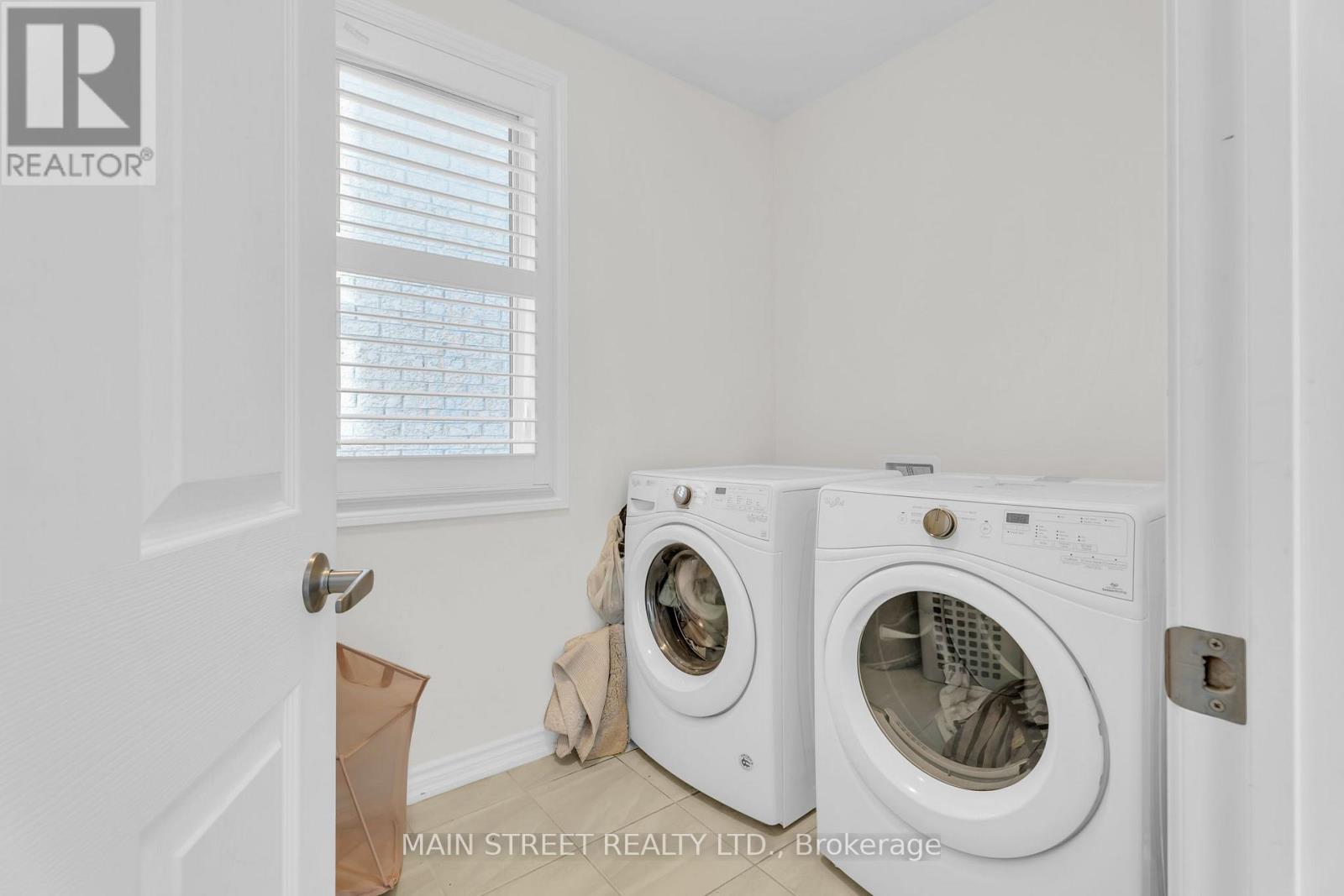 6 Leaden Hall Drive, East Gwillimbury, Ontario  L0G 1R0 - Photo 16 - N12439799