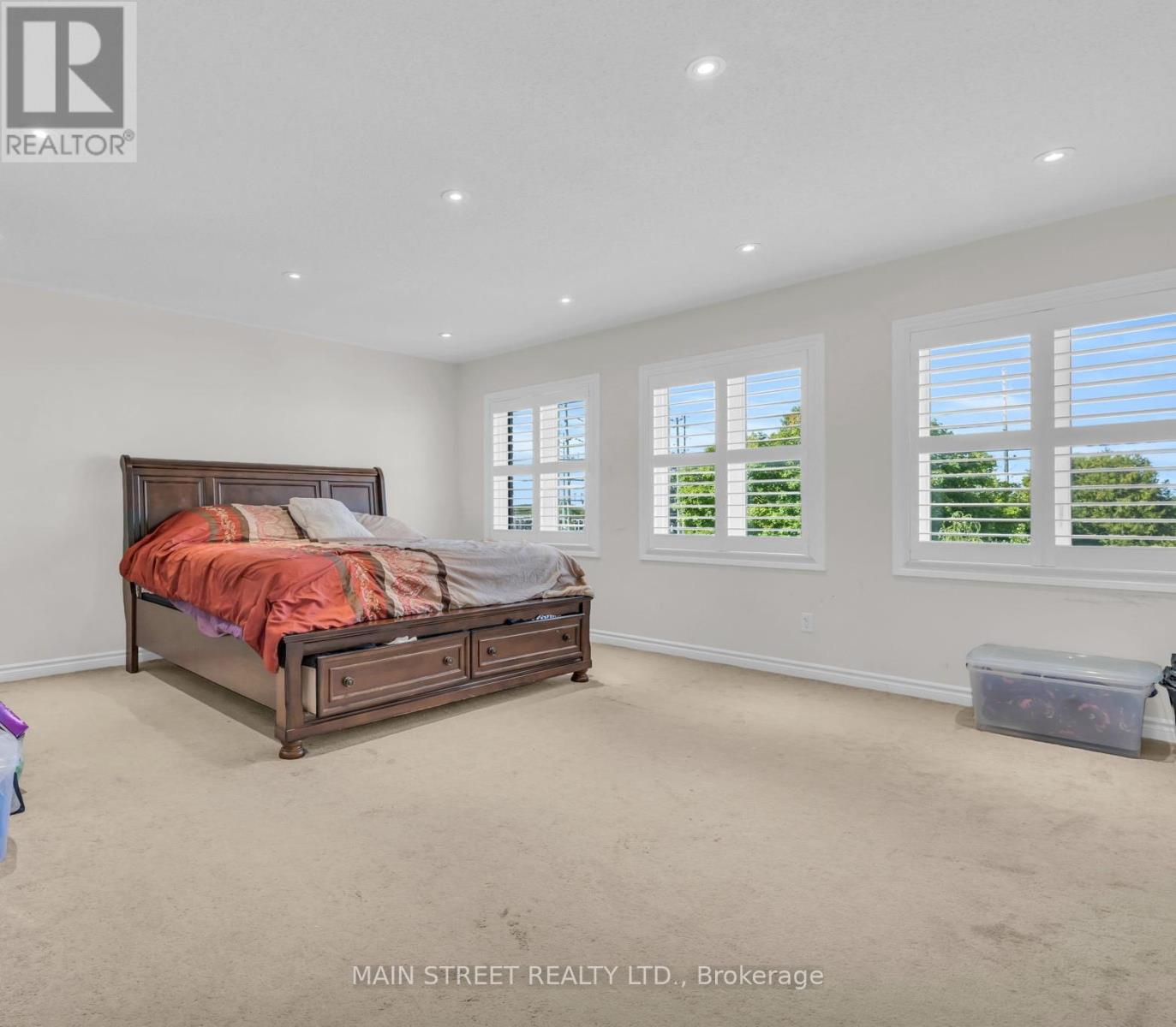6 Leaden Hall Drive, East Gwillimbury, Ontario  L0G 1R0 - Photo 17 - N12439799