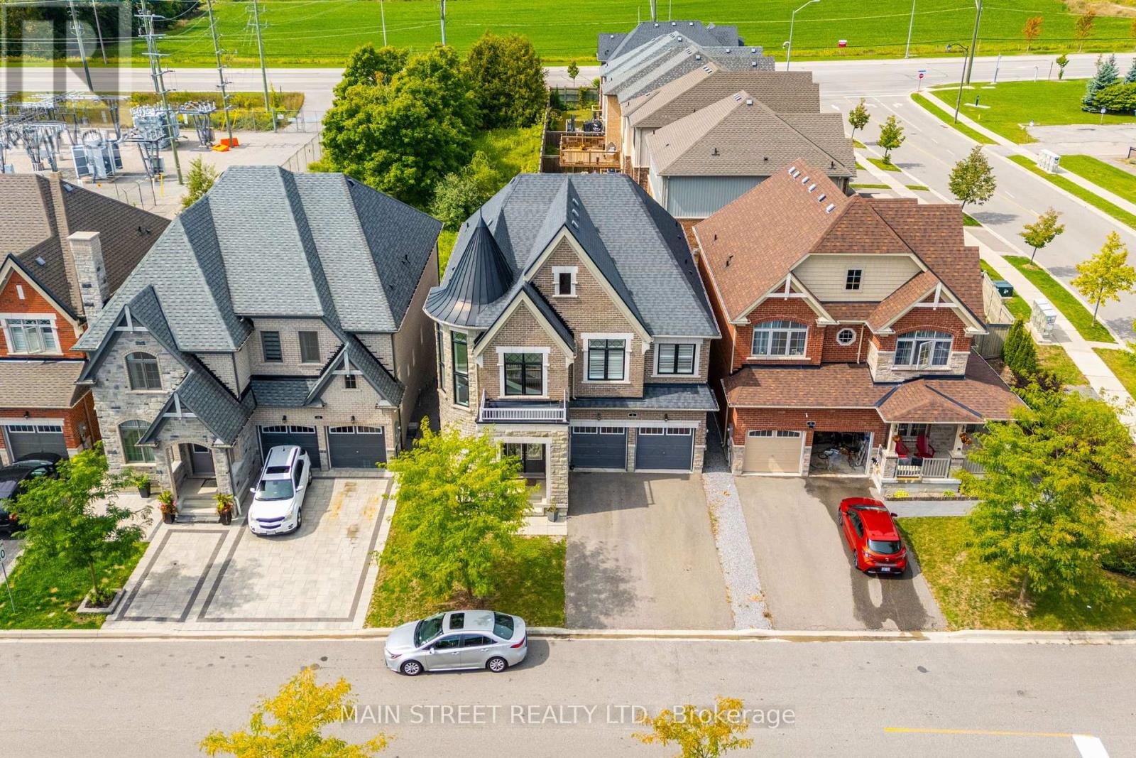 6 Leaden Hall Drive, East Gwillimbury, Ontario  L0G 1R0 - Photo 2 - N12439799