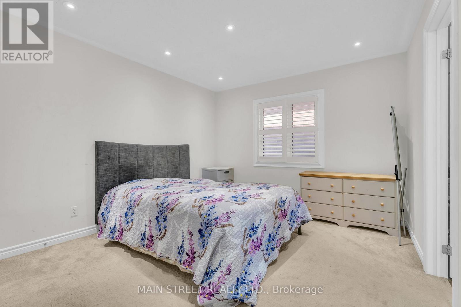 6 Leaden Hall Drive, East Gwillimbury, Ontario  L0G 1R0 - Photo 22 - N12439799
