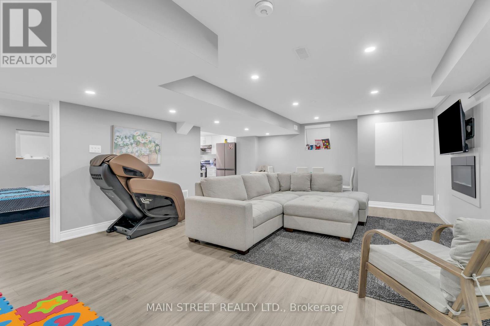 6 Leaden Hall Drive, East Gwillimbury, Ontario  L0G 1R0 - Photo 27 - N12439799