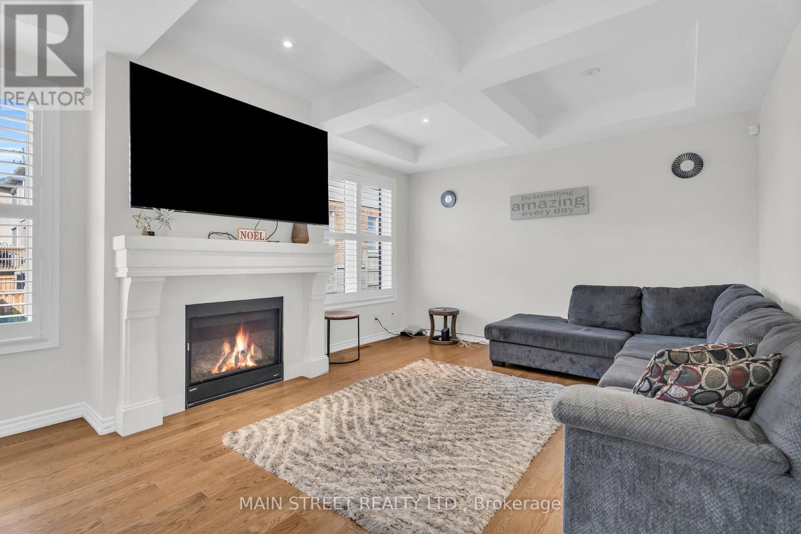 6 Leaden Hall Drive, East Gwillimbury, Ontario  L0G 1R0 - Photo 9 - N12439799