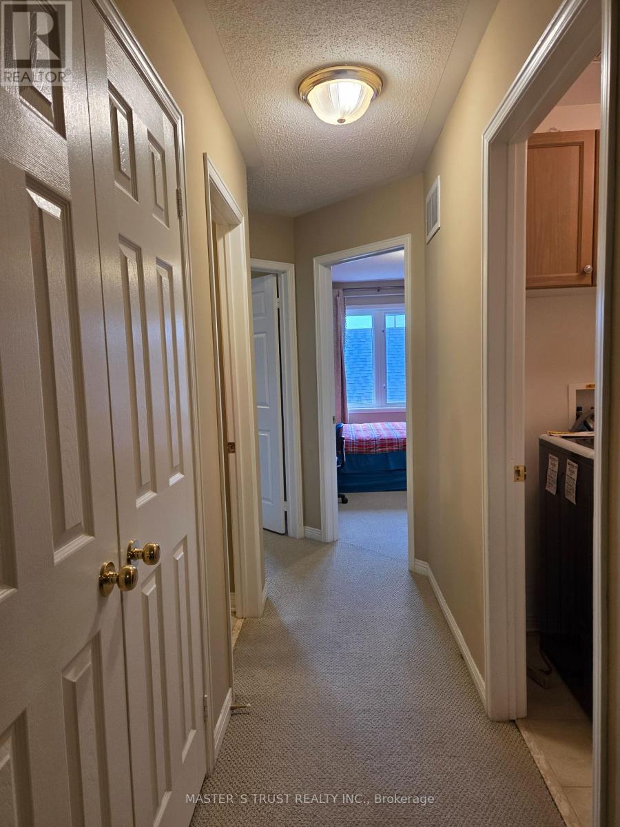 45 Sharon Lee Drive, Markham, Ontario  L6C 2K2 - Photo 4 - N12439812