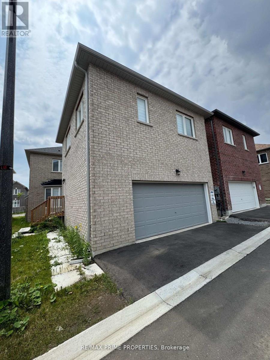 COACH HOUSE - 8 WATERLEAF ROAD, Markham, Ontario