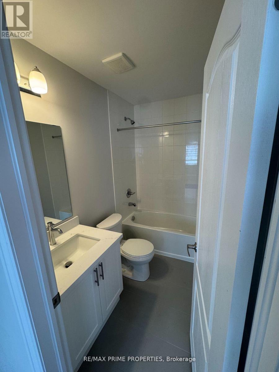 Coach House - 8 Waterleaf Road, Markham, Ontario  L6B 0Z3 - Photo 4 - N12439894