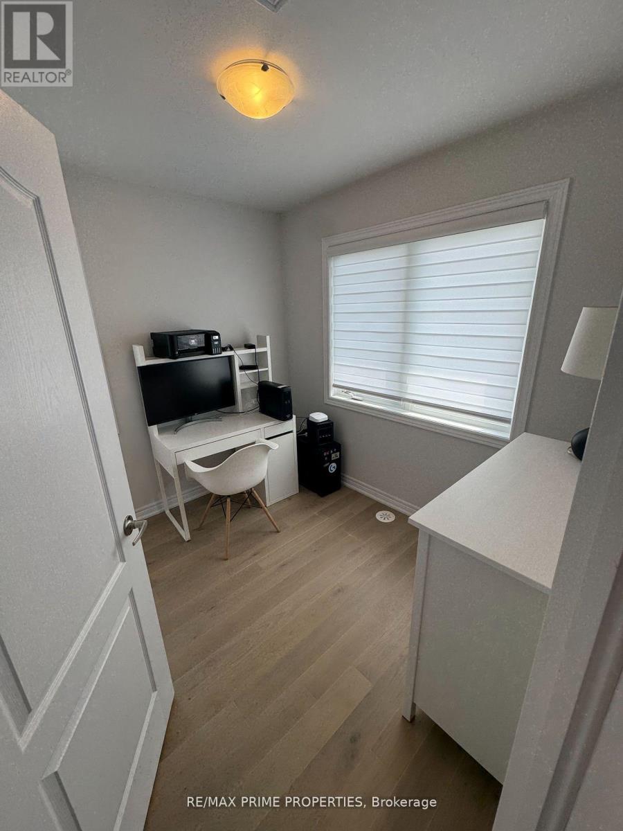 Coach House - 8 Waterleaf Road, Markham, Ontario  L6B 0Z3 - Photo 6 - N12439894