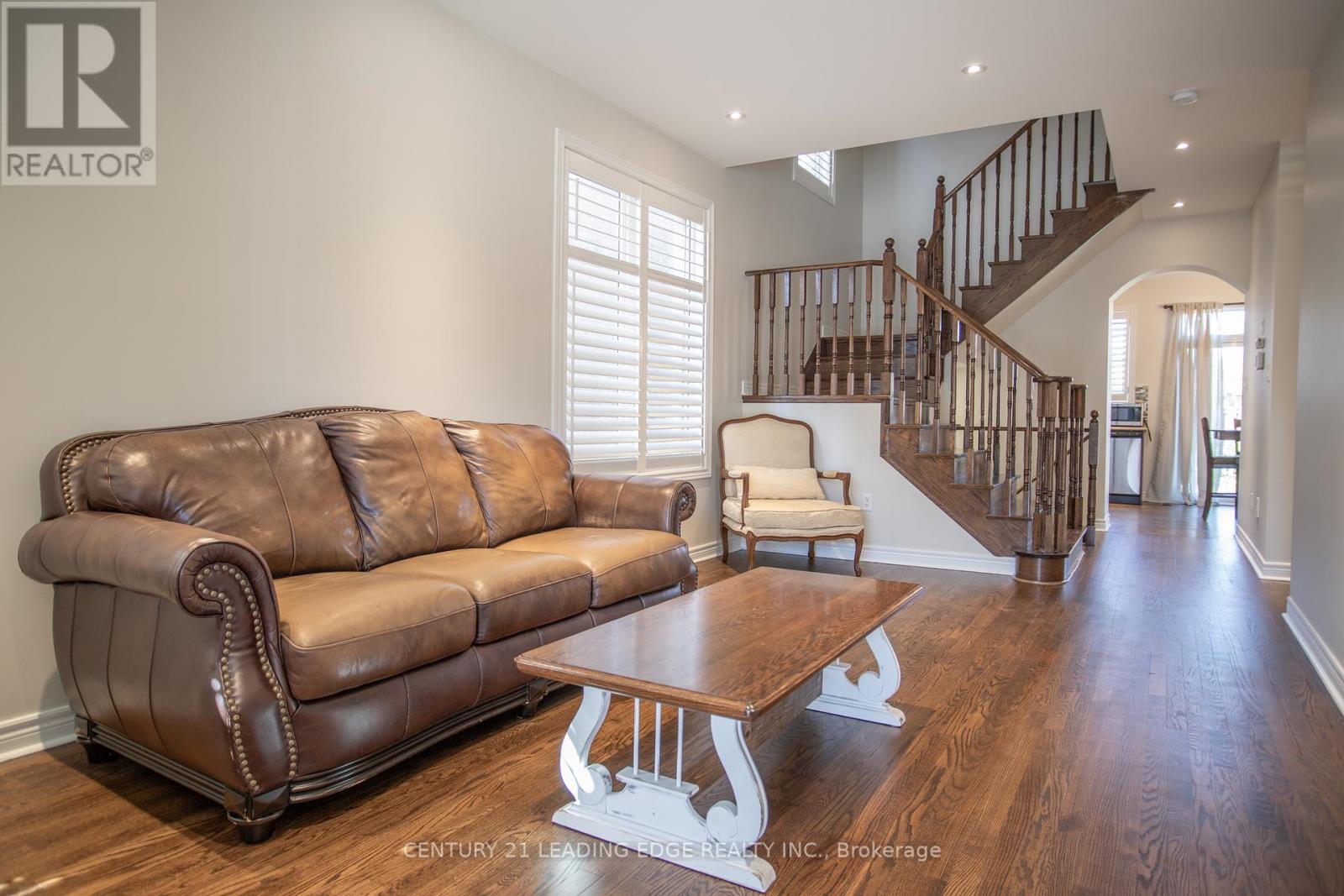 327 Mantle Avenue, Whitchurch-Stouffville, Ontario  L4A 0R9 - Photo 5 - N12439900