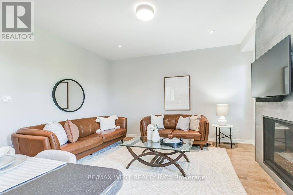 31 Watkins Glen Crescent, Aurora, Ontario  L4G 7P3 - Photo 13 - N12439925