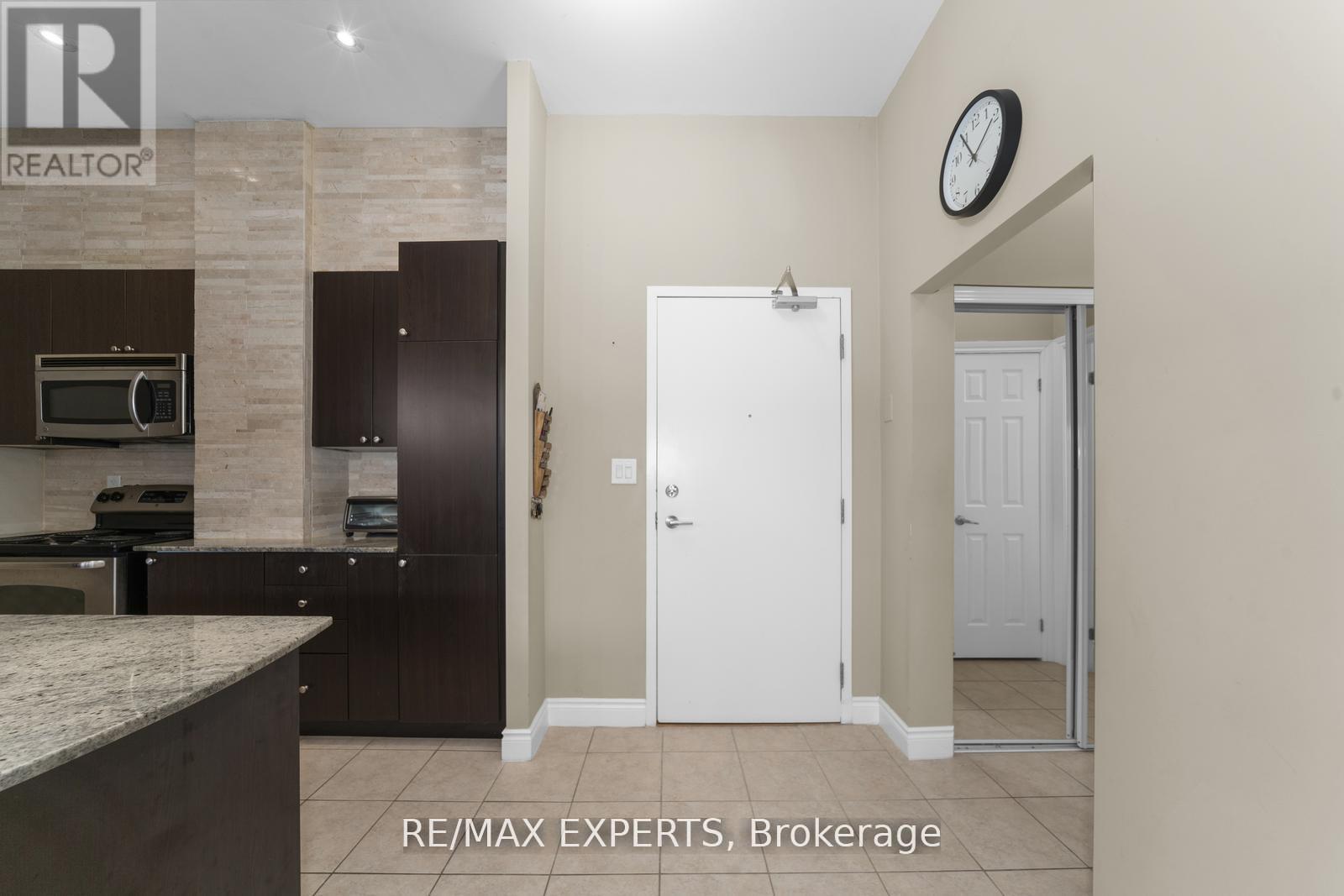 105 - 10211 Keele Street, Vaughan, Ontario  L6A 4R7 - Photo 6 - N12439945