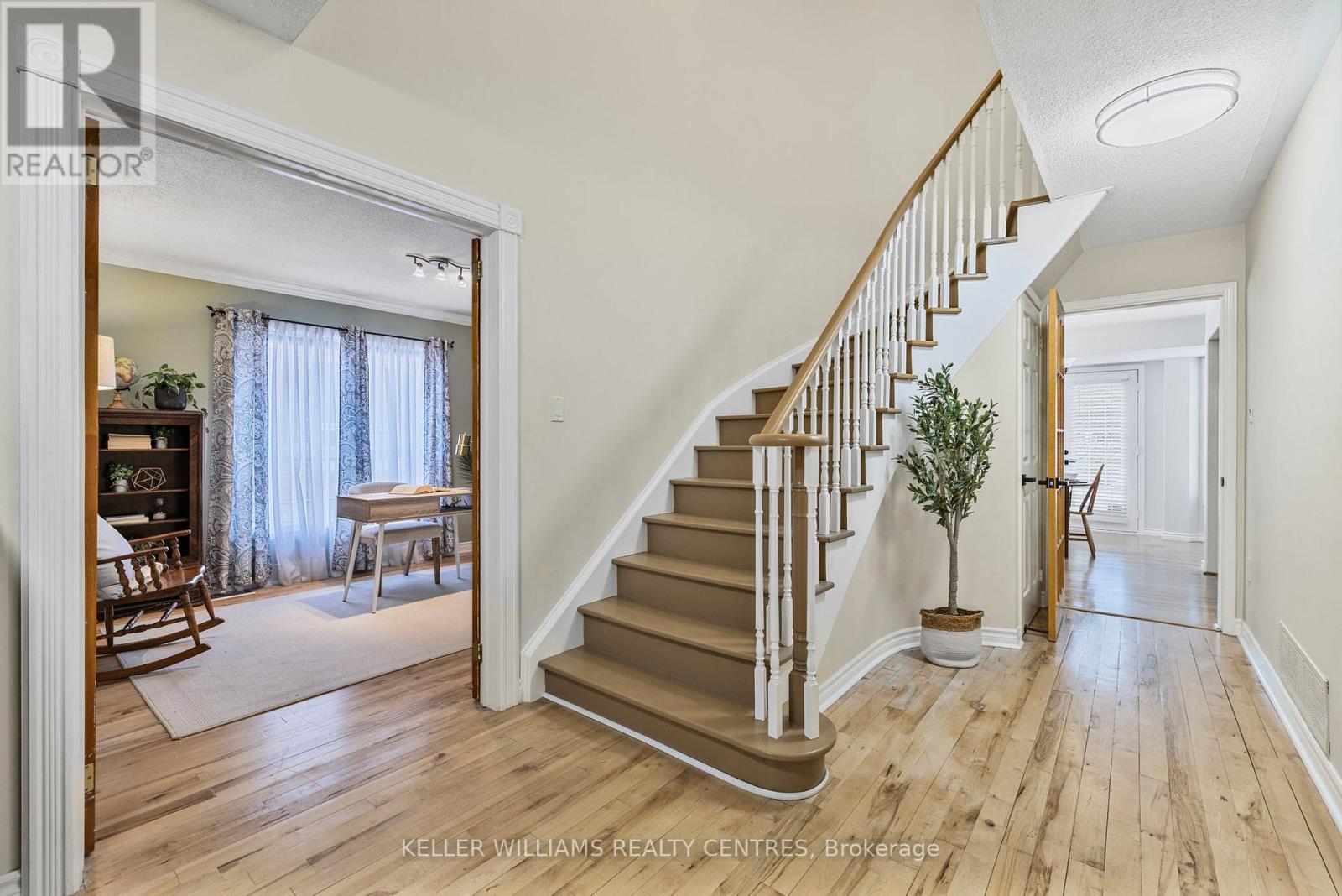 41 Bonny Meadows Drive, Aurora, Ontario  L4G 6M9 - Photo 10 - N12439948