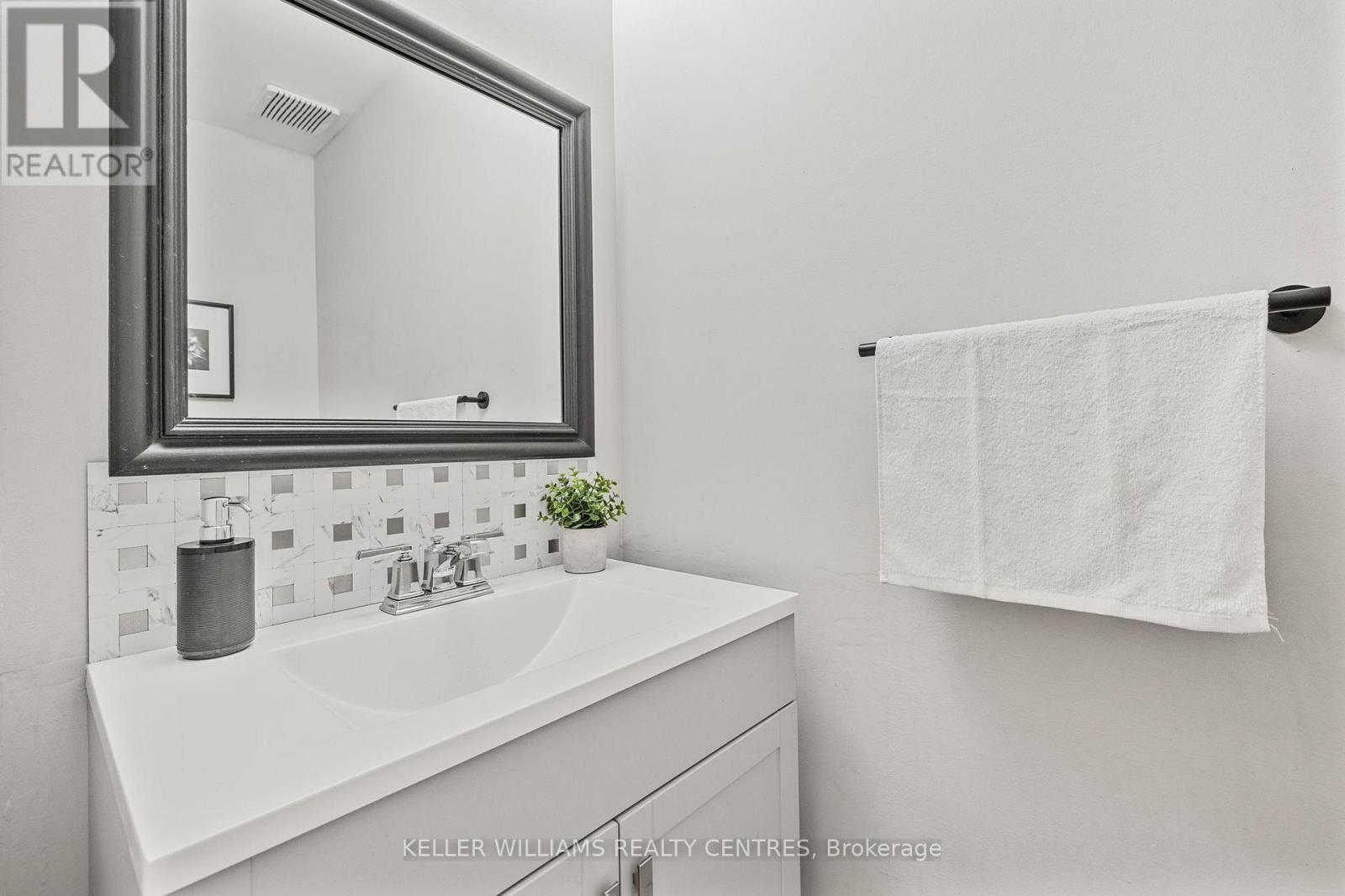 41 Bonny Meadows Drive, Aurora, Ontario  L4G 6M9 - Photo 12 - N12439948