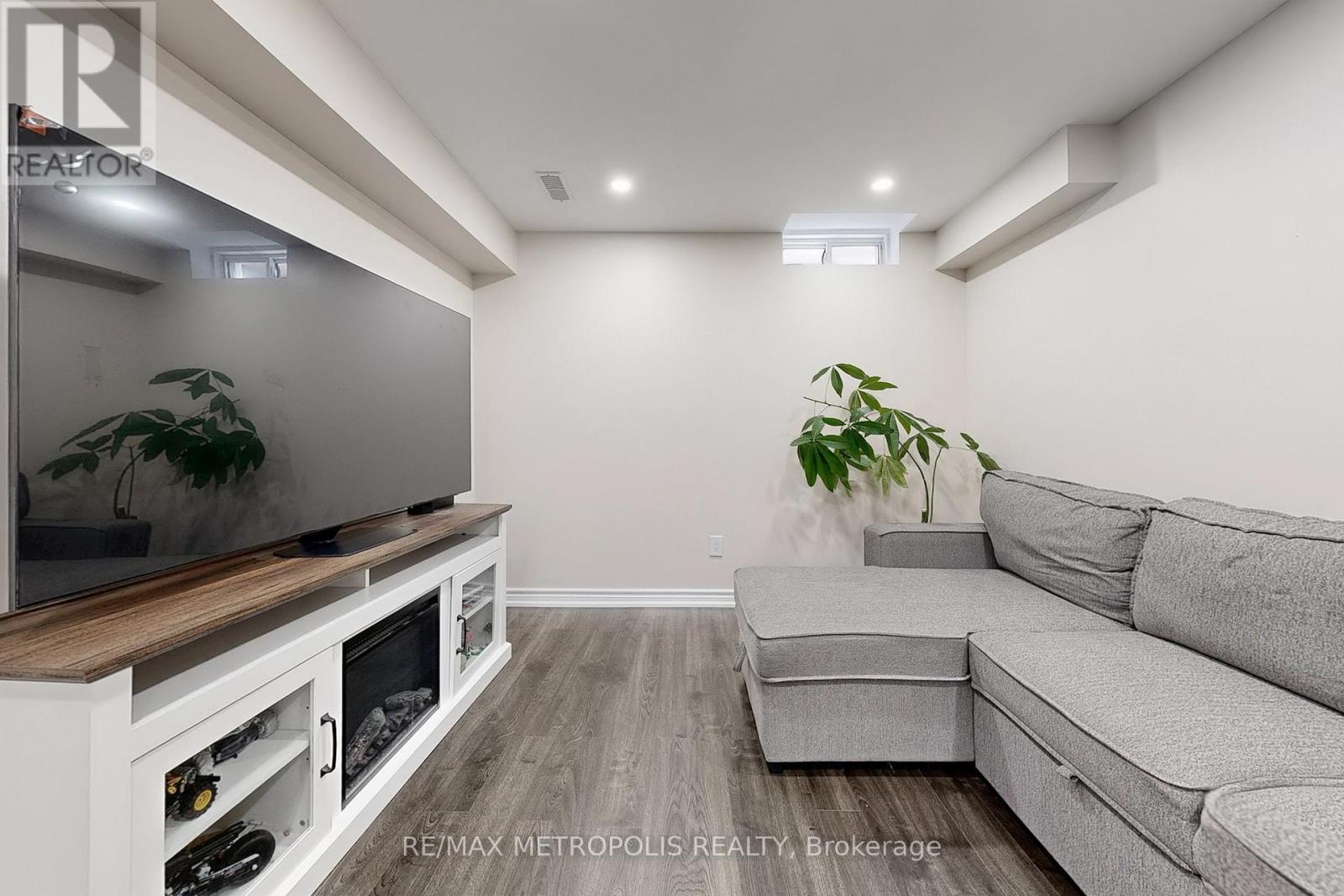 175 Roxbury Street, Markham, Ontario  L3S 3T5 - Photo 42 - N12439993