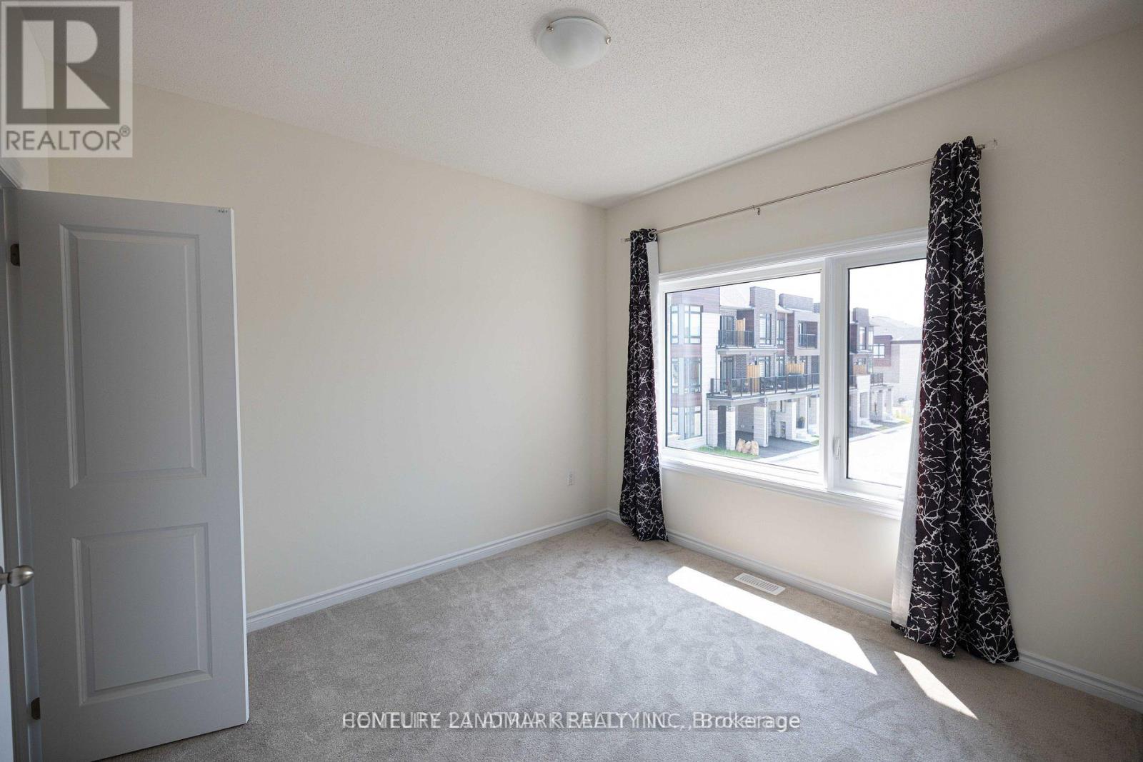 12 Fish Drive, Aurora, Ontario  L4G 4A6 - Photo 10 - N12439997