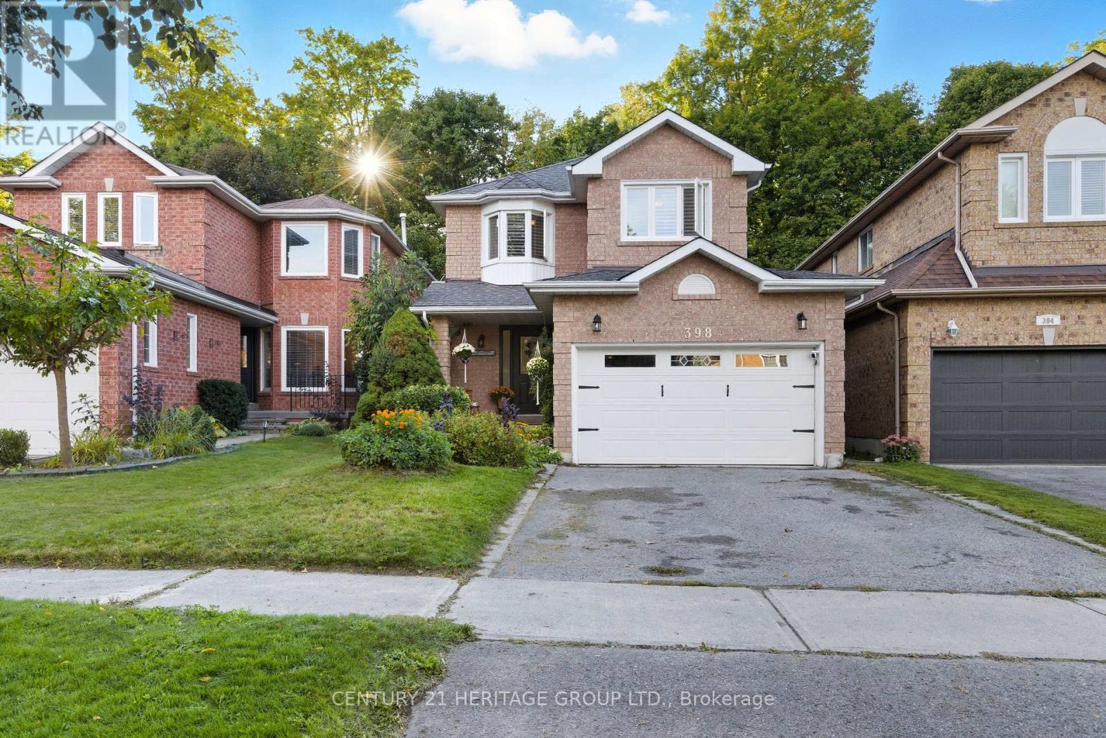 398 Carruthers Avenue, Newmarket, Ontario  L3X 2C1 - Photo 2 - N12439999