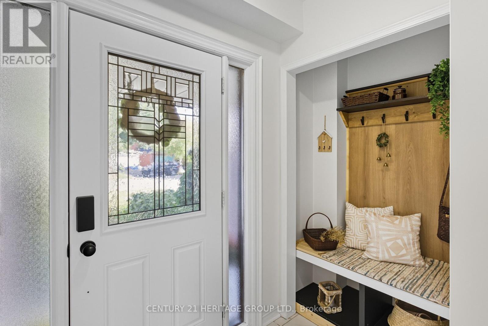 398 Carruthers Avenue, Newmarket, Ontario  L3X 2C1 - Photo 5 - N12439999