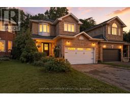 398 CARRUTHERS AVENUE, Newmarket, Ontario
