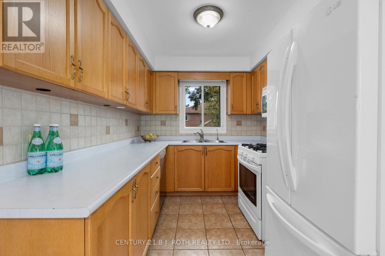 23 Grasett Crescent, Barrie, Ontario  L4N 6Z8 - Photo 12 - S12439784