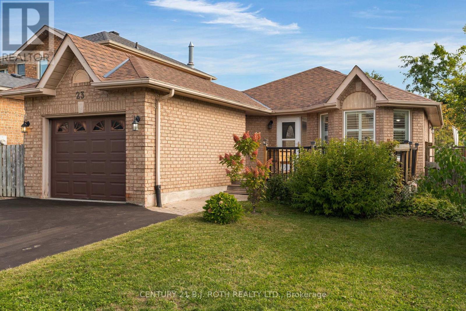 23 Grasett Crescent, Barrie, Ontario  L4N 6Z8 - Photo 2 - S12439784