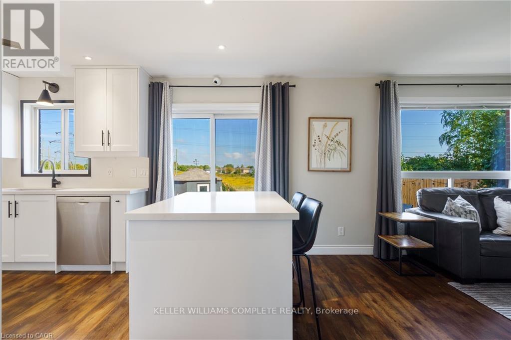 44 Grassyplain Drive, Hamilton (Villages Of Glancaster), Ontario  L0R 1W0 - Photo 16 - X12440113