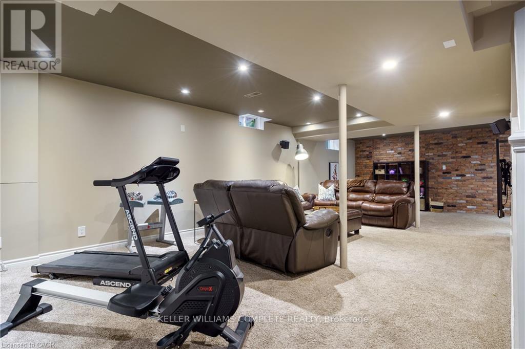 44 Grassyplain Drive, Hamilton (Villages Of Glancaster), Ontario  L0R 1W0 - Photo 36 - X12440113