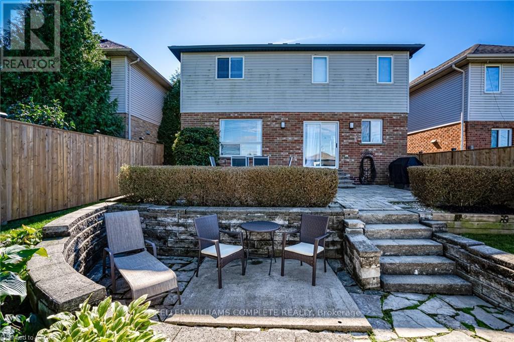 44 Grassyplain Drive, Hamilton (Villages Of Glancaster), Ontario  L0R 1W0 - Photo 39 - X12440113